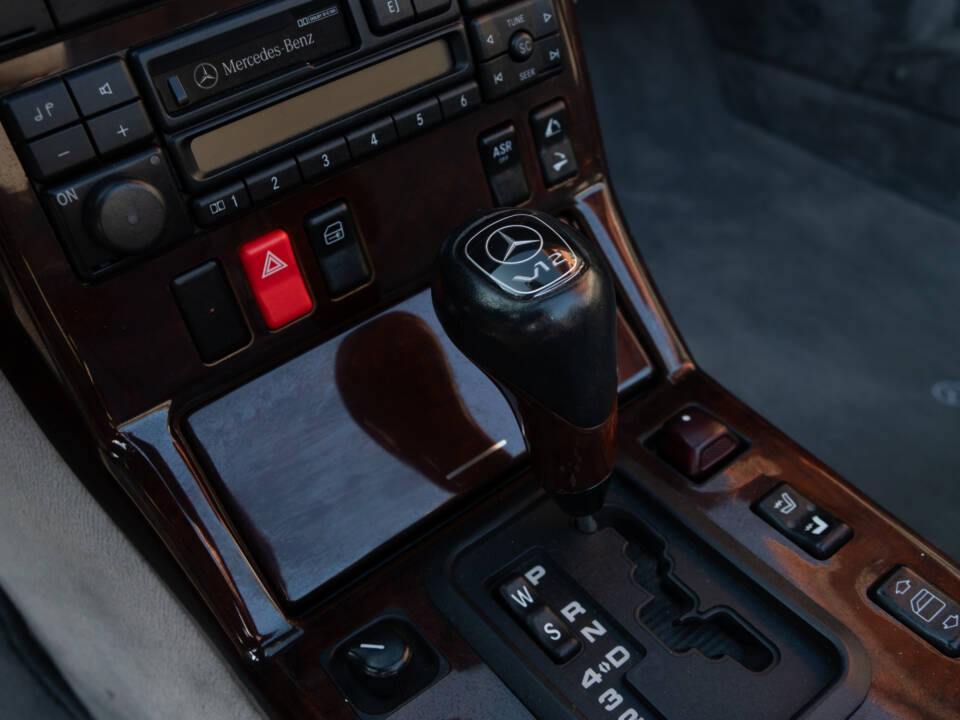 Bild 46/75 von Mercedes-Benz SL 500 (1997)