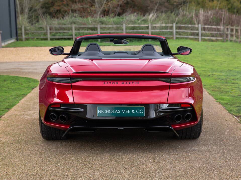 Immagine 18/84 di Aston Martin DBS 770 Ultimate Volante (2023)