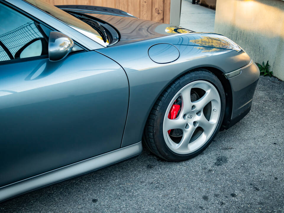 Afbeelding 29/50 van Porsche 911 Carrera 4S (2004)