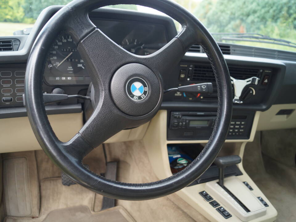 Image 10/36 de BMW 635 CSi (1986)