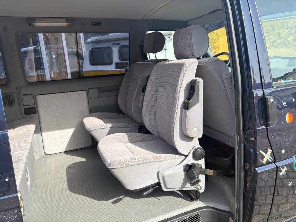 Bild 9/11 von Volkswagen T4 Multivan 2.5 (1993)