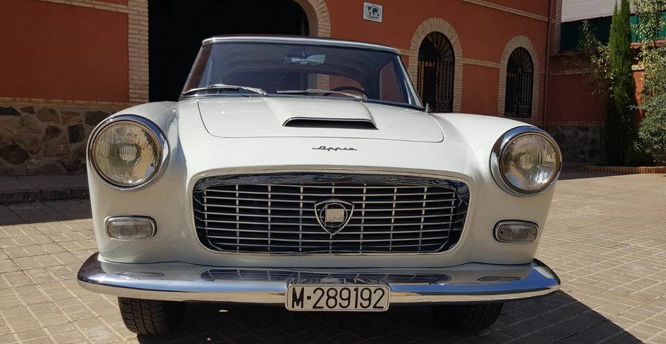Imagen 5/8 de Lancia Appia Pininfarina (1972)