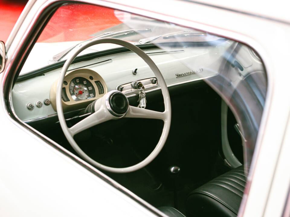 Image 19/32 of SEAT 600 D (1968)
