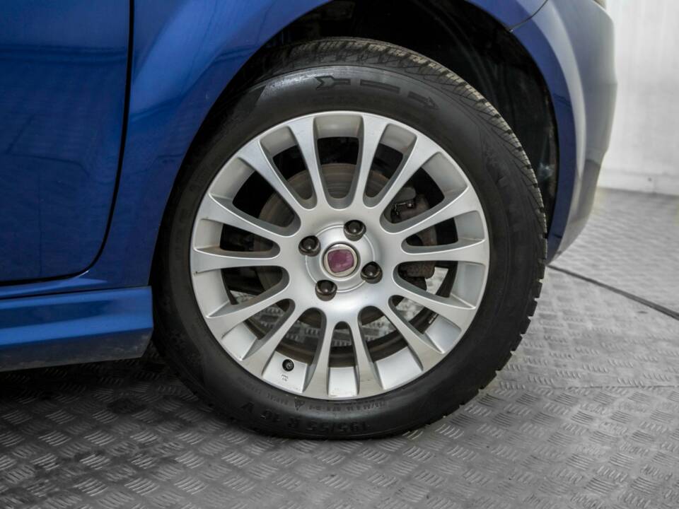 Bild 44/50 von FIAT Grande Punto 1.4 (2009)