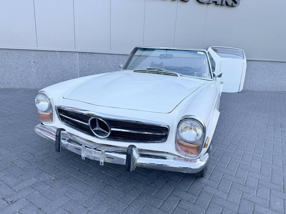 Image 16/50 of Mercedes-Benz 280 SL (1970)