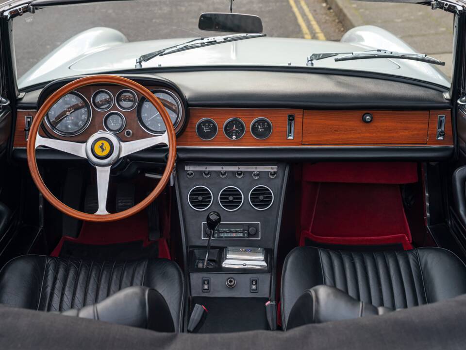 Bild 21/38 von Ferrari 275 GTS (1966)