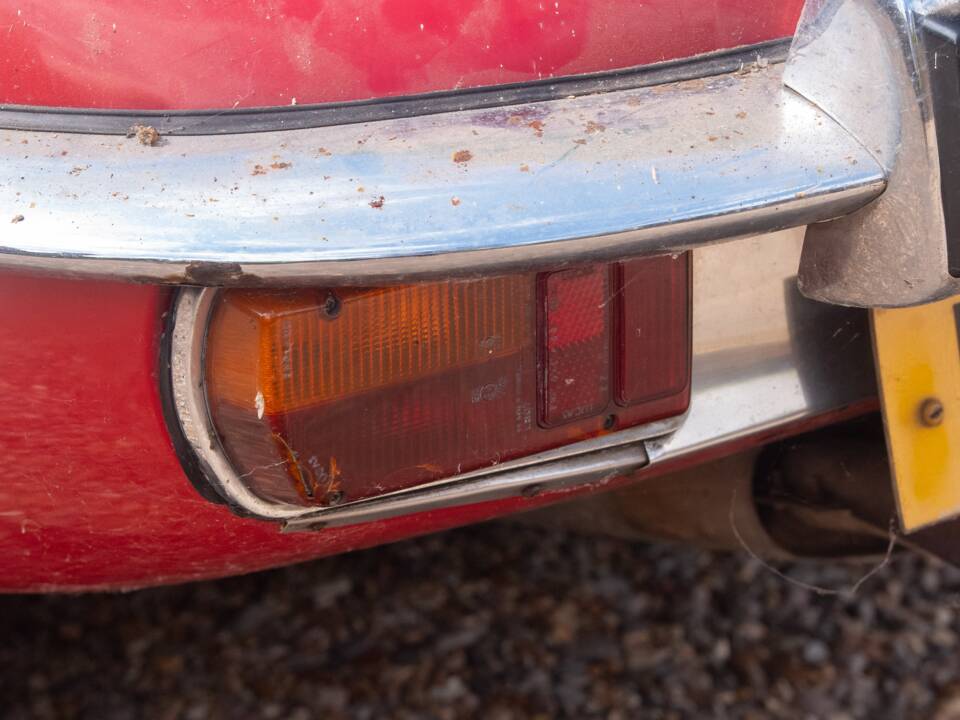 Image 11/50 de Jaguar Type E V12 (2+2) (1973)