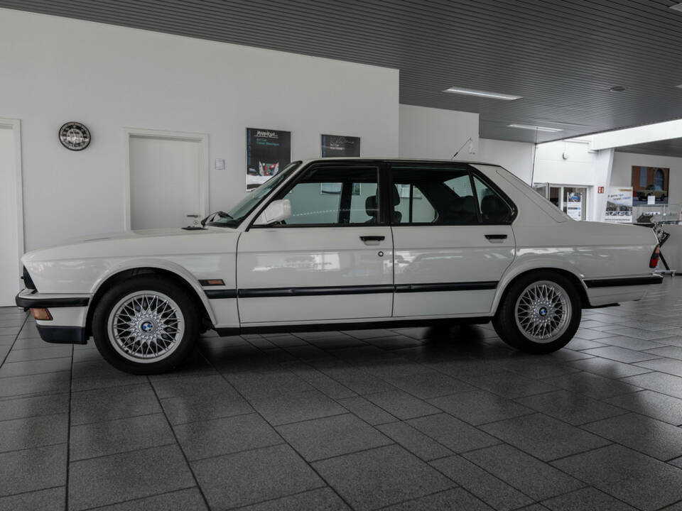 Image 23/23 of BMW M5 (1987)