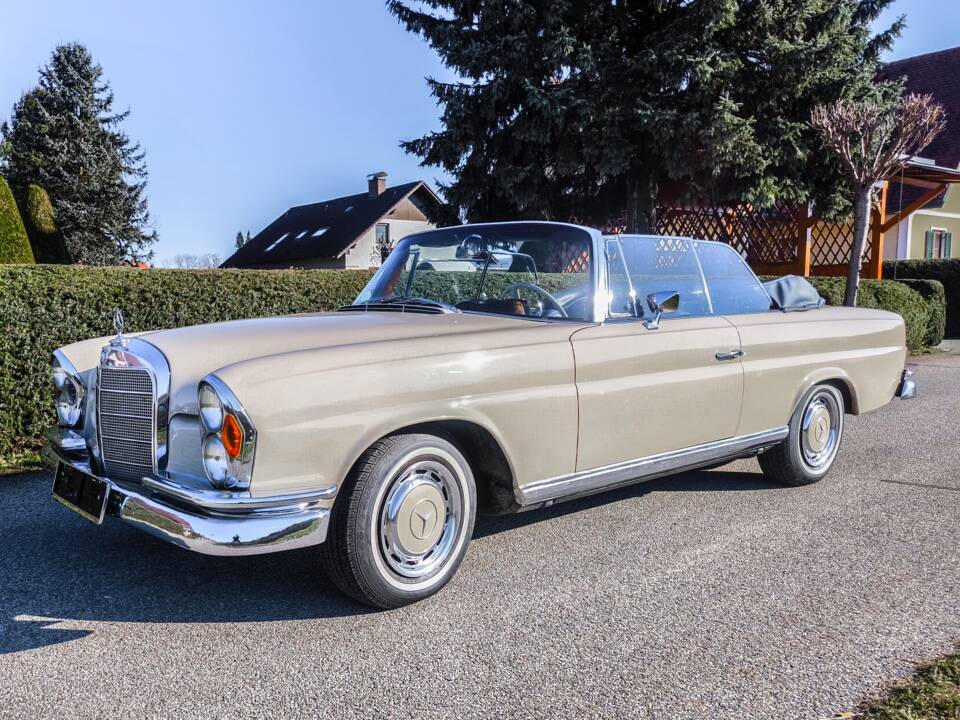 Afbeelding 13/24 van Mercedes-Benz 220 SE b (1964)