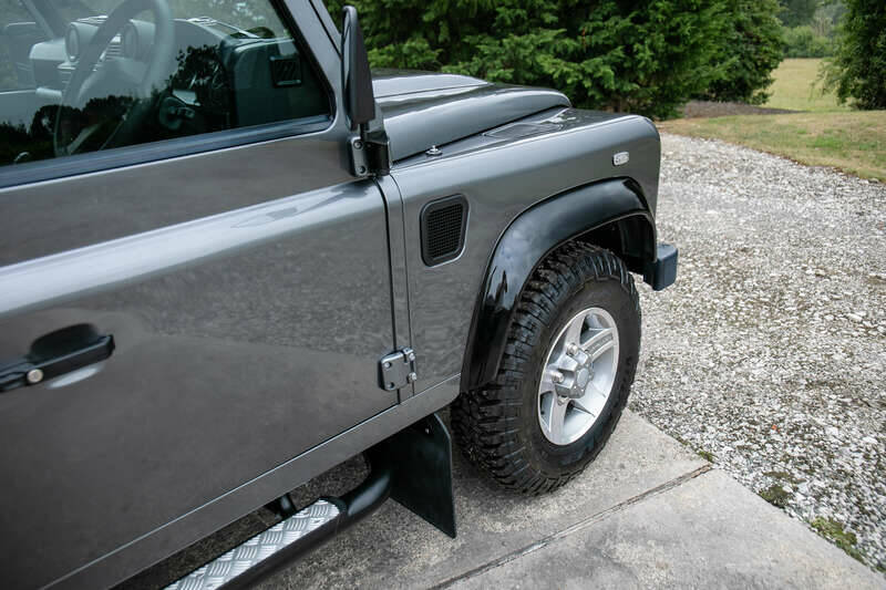 Bild 36/50 von Land Rover Defender 90 (2015)