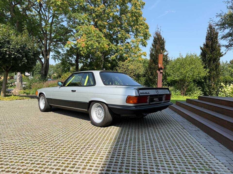 Immagine 3/29 di Mercedes-Benz 500 SLC (1980)