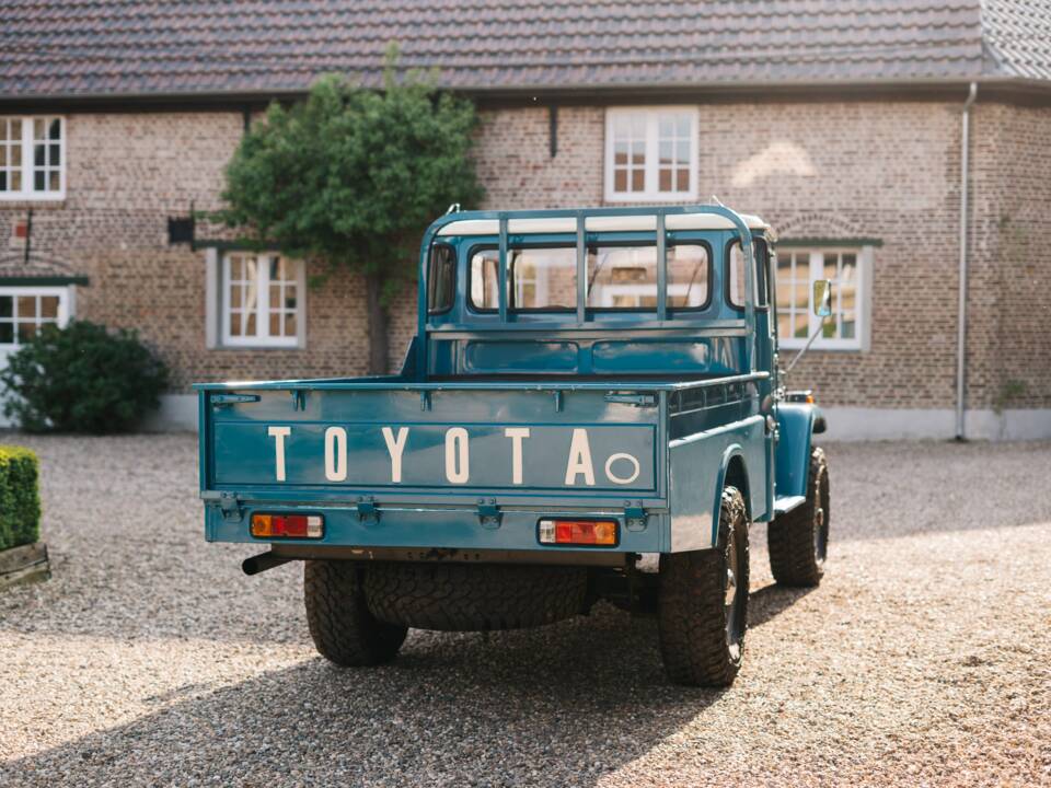 Image 4/20 of Toyota Land Cruiser FJ 45 (1976)
