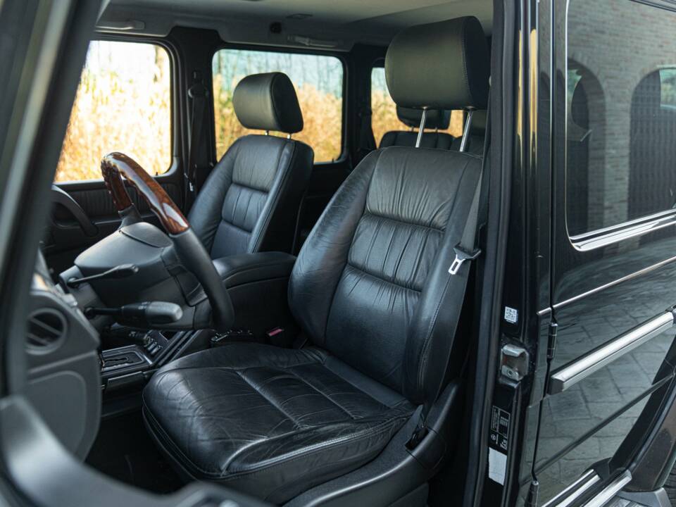 Image 21/48 of Mercedes-Benz G 400 CDI (SWB) (2002)