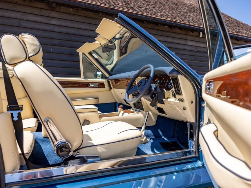 Afbeelding 37/40 van Aston Martin V8 Vantage Volante X-Pack (1989)