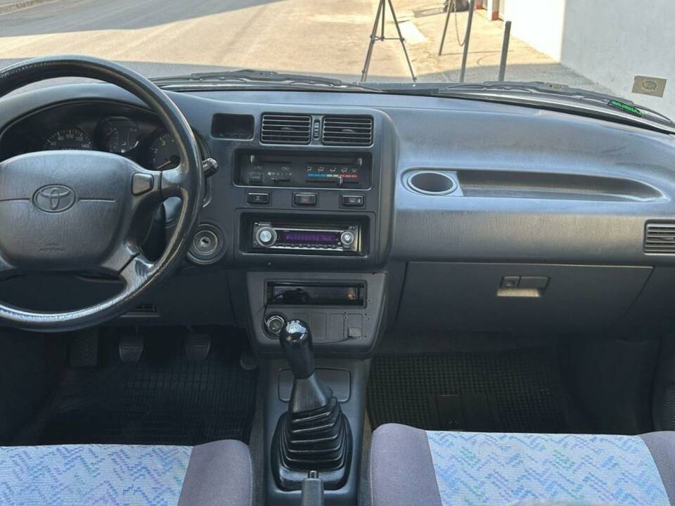 Image 3/10 of Toyota RAV4 (1995)