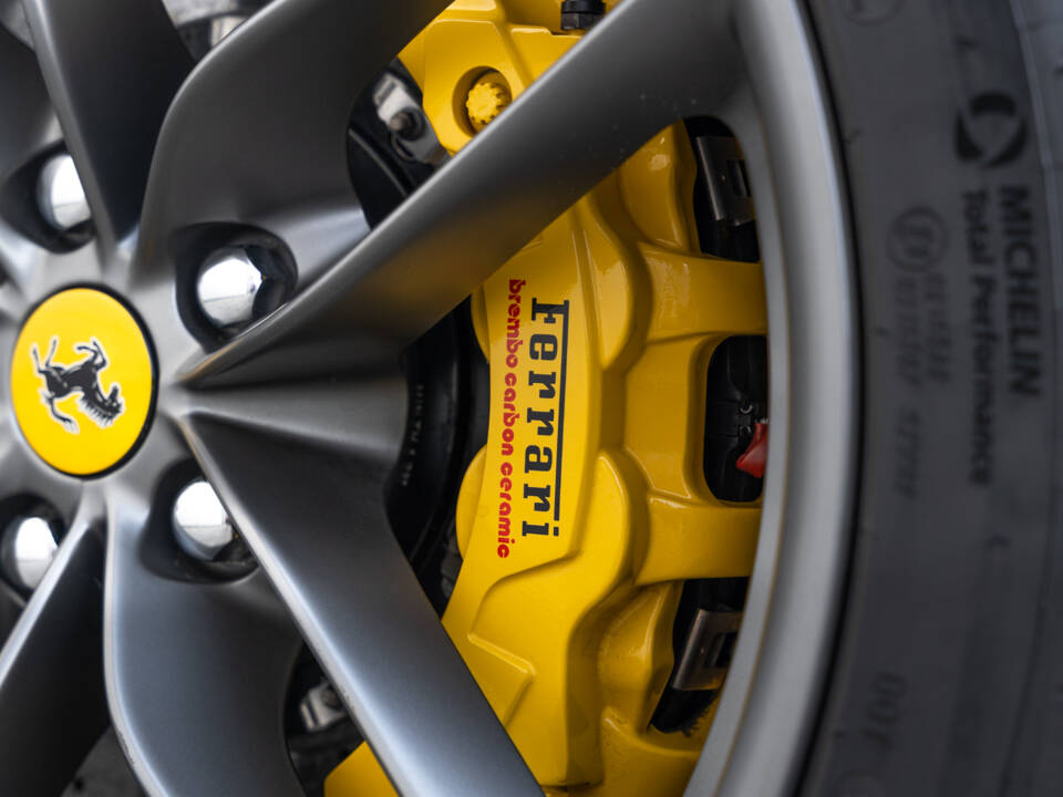 Immagine 31/85 di Ferrari 488 GTB (2015)