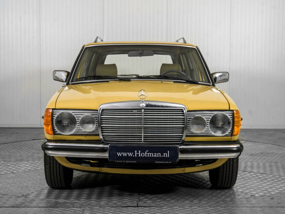 Image 14/50 of Mercedes-Benz 240 TD (1982)