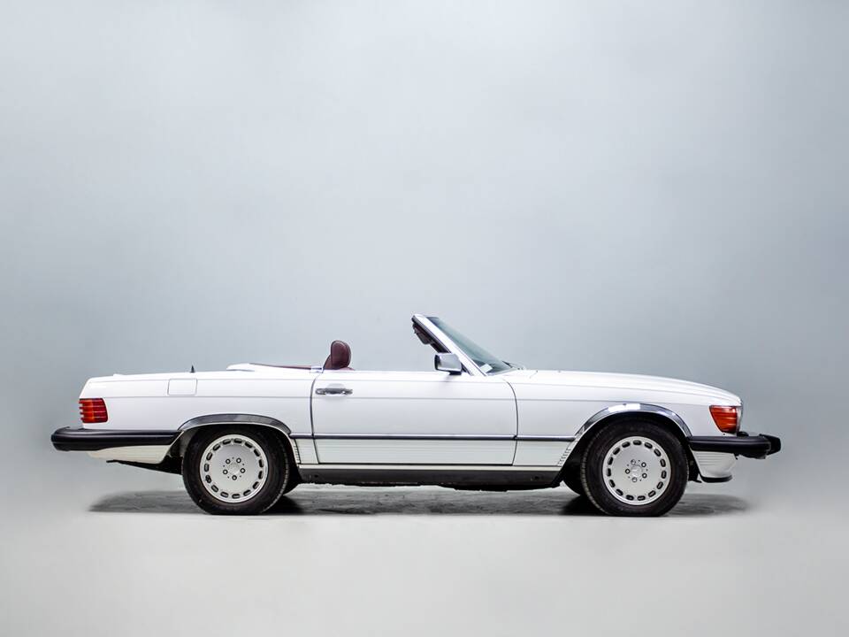Image 14/48 of Mercedes-Benz 560 SL (1988)