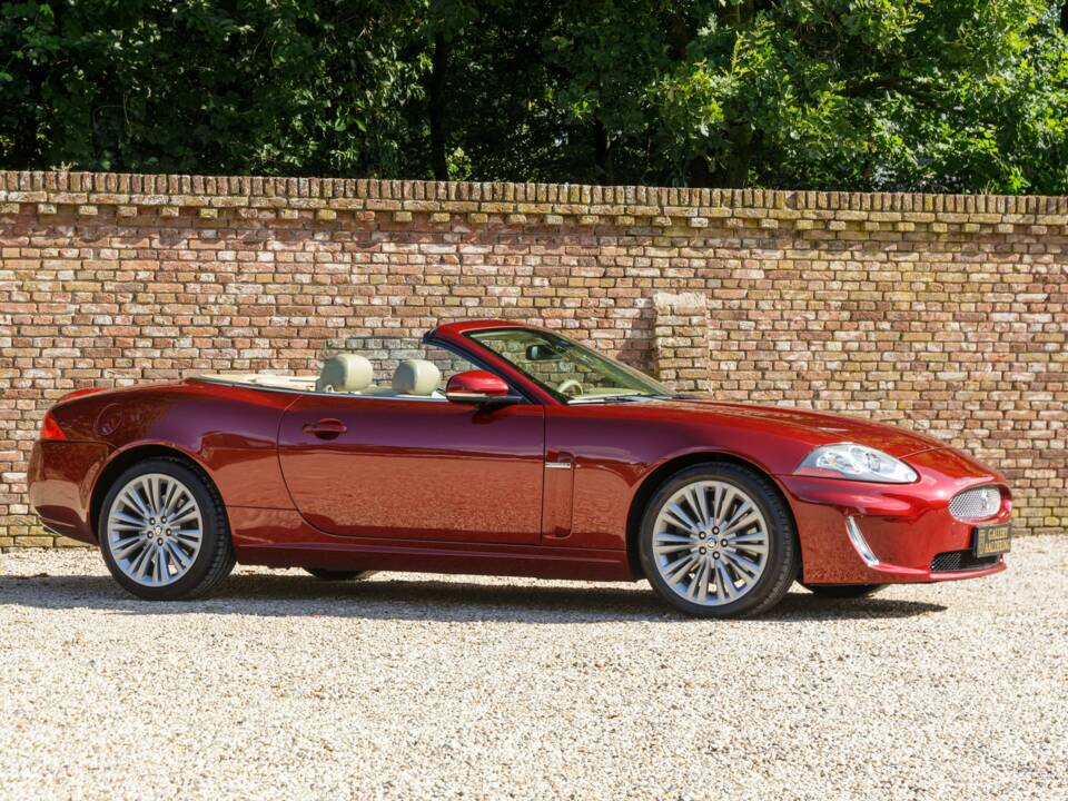 Image 28/50 of Jaguar XK (2011)