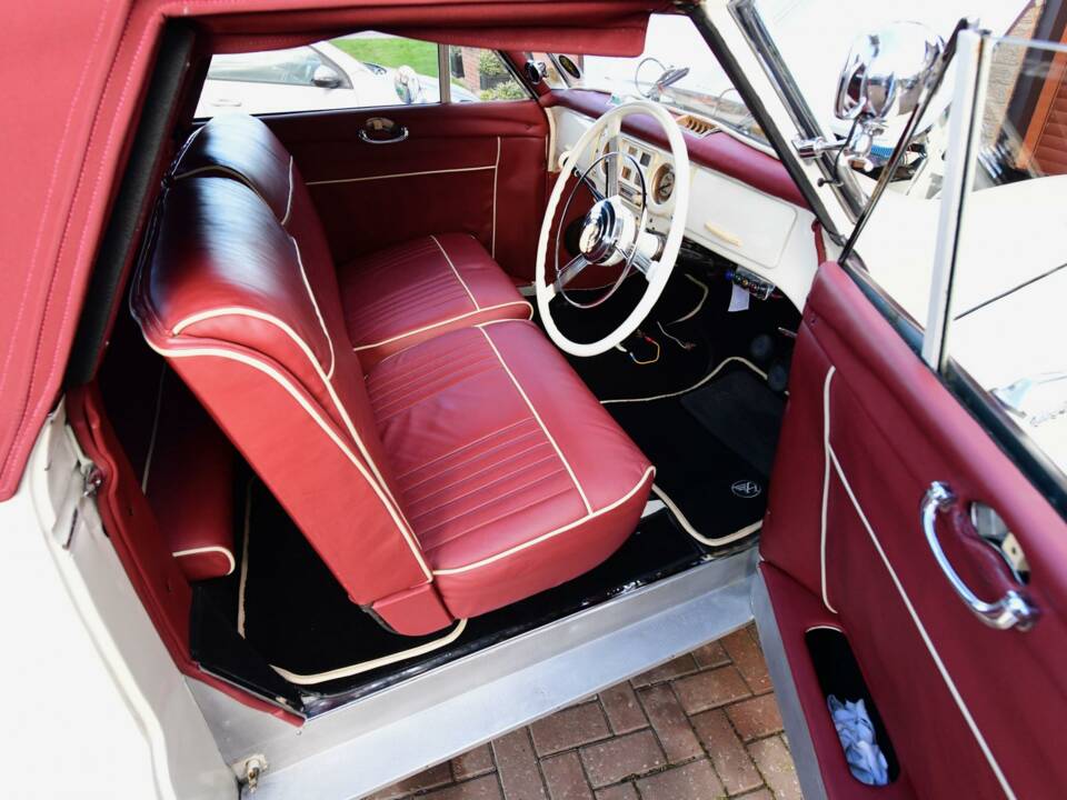 Image 13/41 of Austin A 90 Atlantic Convertible (1950)