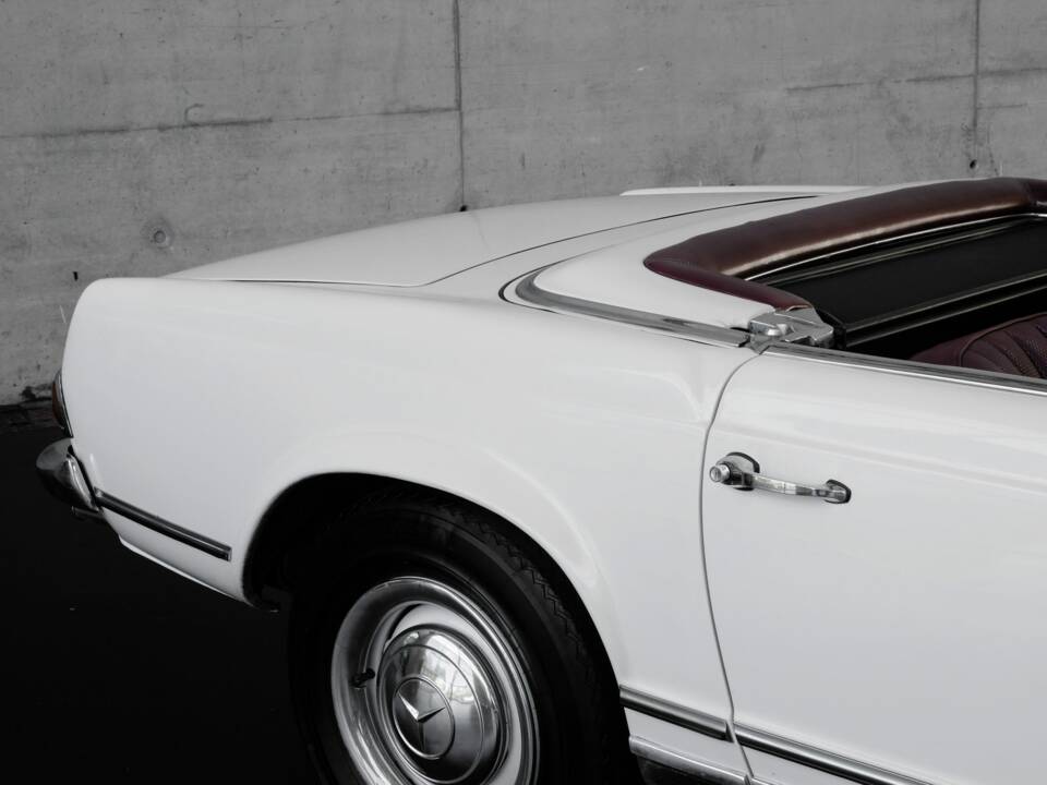 Afbeelding 11/40 van Mercedes-Benz 230 SL (1964)