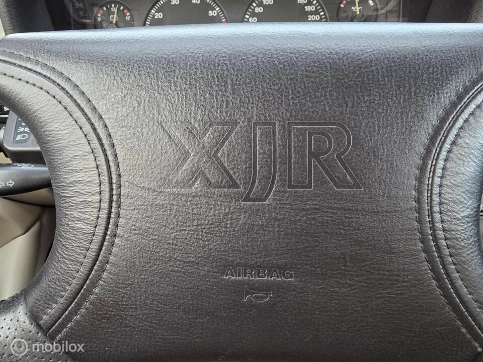 Bild 18/31 von Jaguar XJR 4.0 Supercharged (1997)