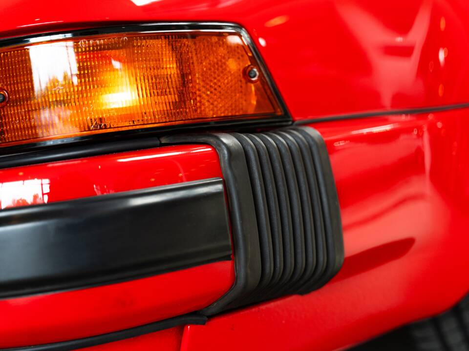 Image 27/31 of Porsche 911 Carrera 3.2 (1988)