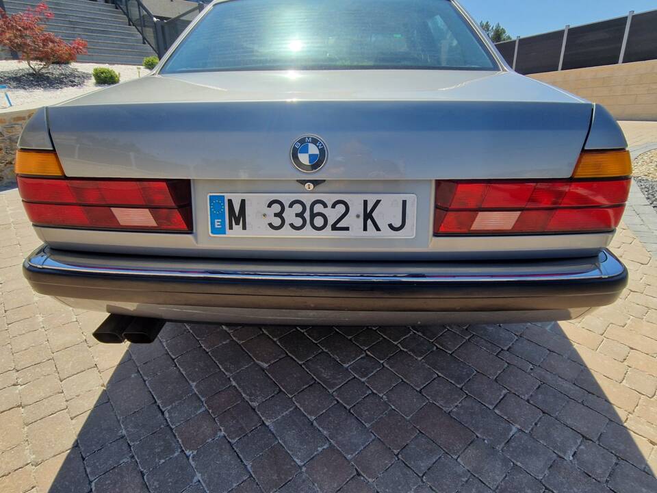 Afbeelding 21/40 van BMW 750iL (1989)