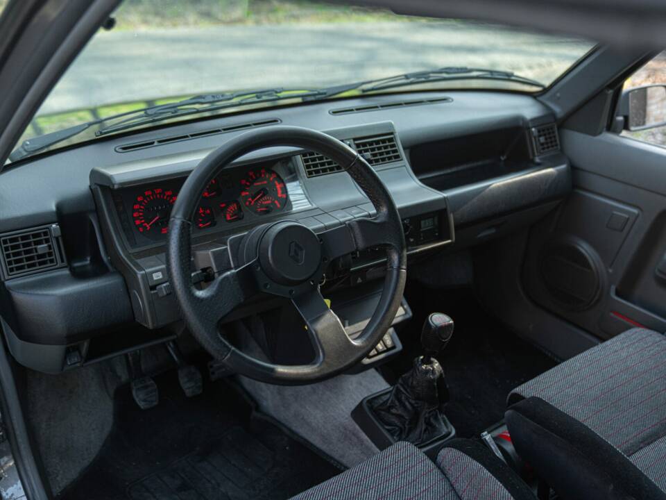 Image 28/50 de Renault R 5 GT Turbo (1986)