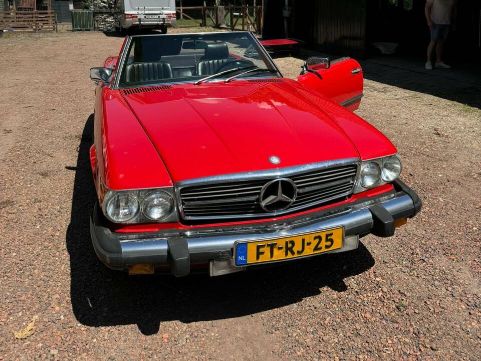 Image 2/8 of Mercedes-Benz 560 SL (1986)