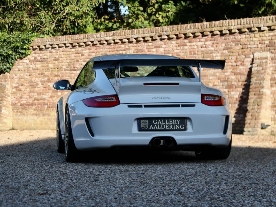Image 45/50 de Porsche 911 GT3 RS (2010)