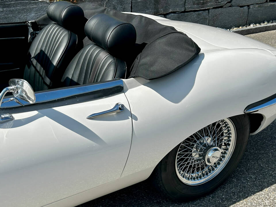 Afbeelding 4/10 van Jaguar E-Type (1969)