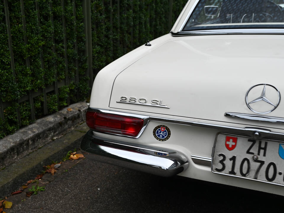 Image 14/38 of Mercedes-Benz 280 SL (1968)