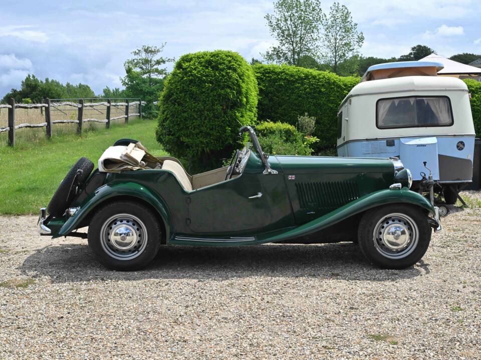 Image 14/50 of MG TD (1953)