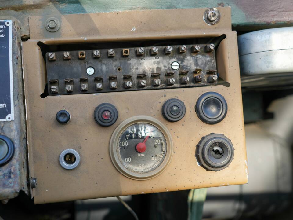 Image 17/40 of Volkswagen Schwimmwagen (1943)