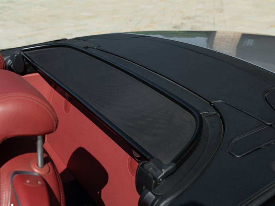 Image 34/50 of Mercedes-Benz SL 55 AMG (2002)