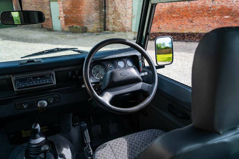 Image 50/50 de Land Rover Defender 90 Td5 (1999)