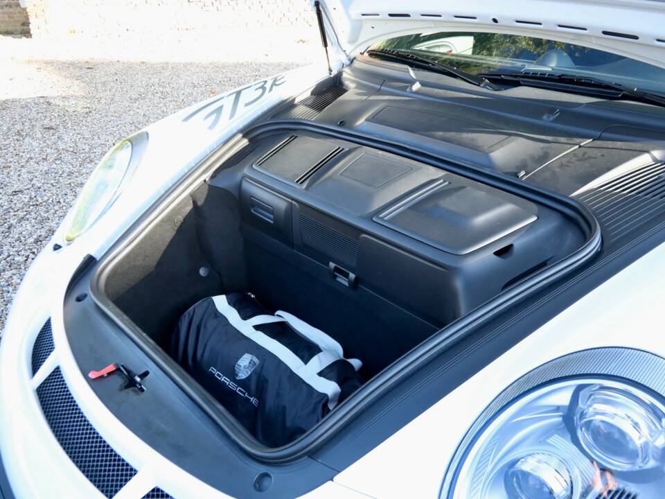 Image 17/50 de Porsche 911 GT3 RS (2010)