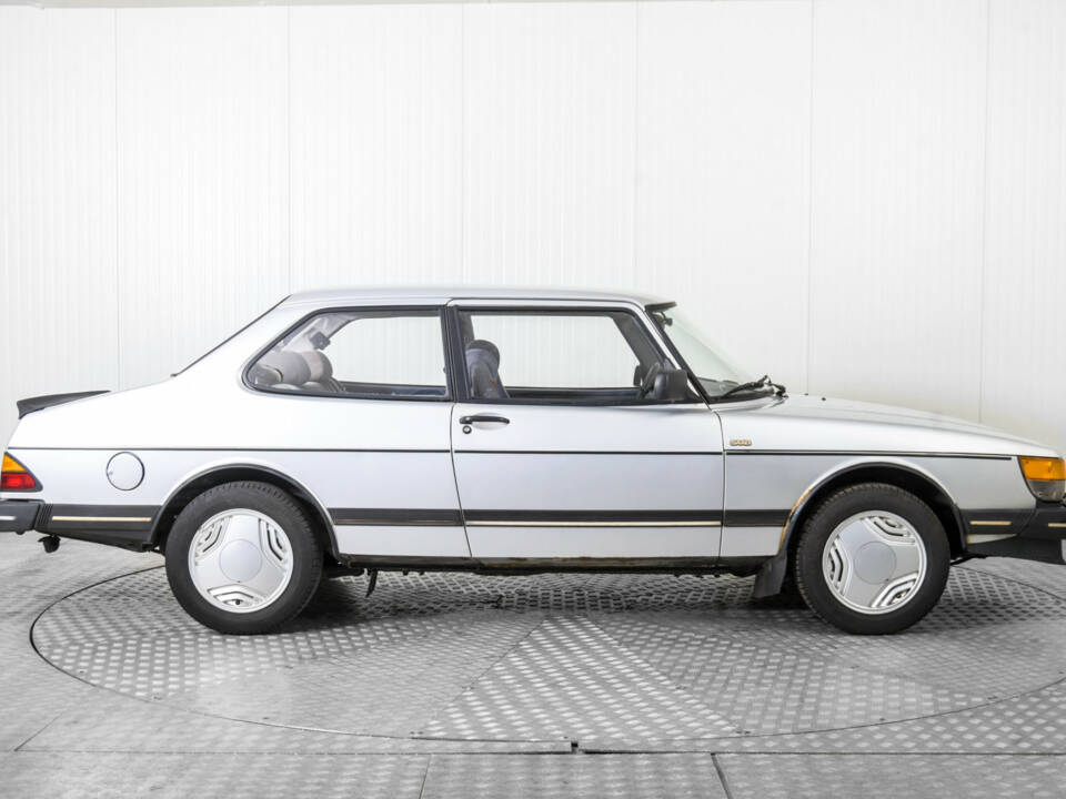 Image 10/42 of Saab 900 Turbo (1984)