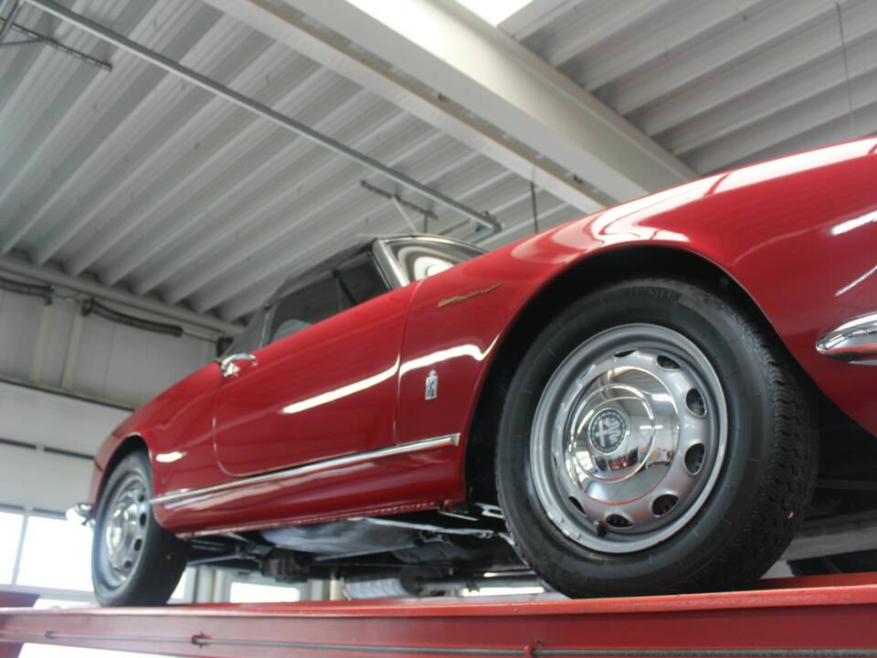 Image 17/50 of Alfa Romeo Giulietta Spider Veloce (1959)