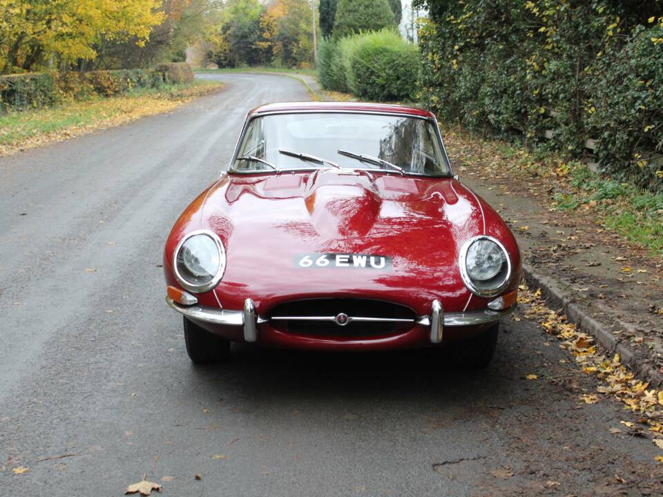 Afbeelding 2/18 van Jaguar E-Type (1967)