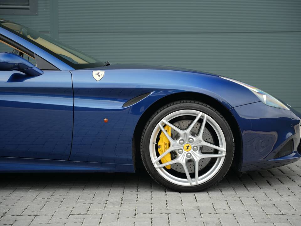 Image 10/50 of Ferrari California T (2015)