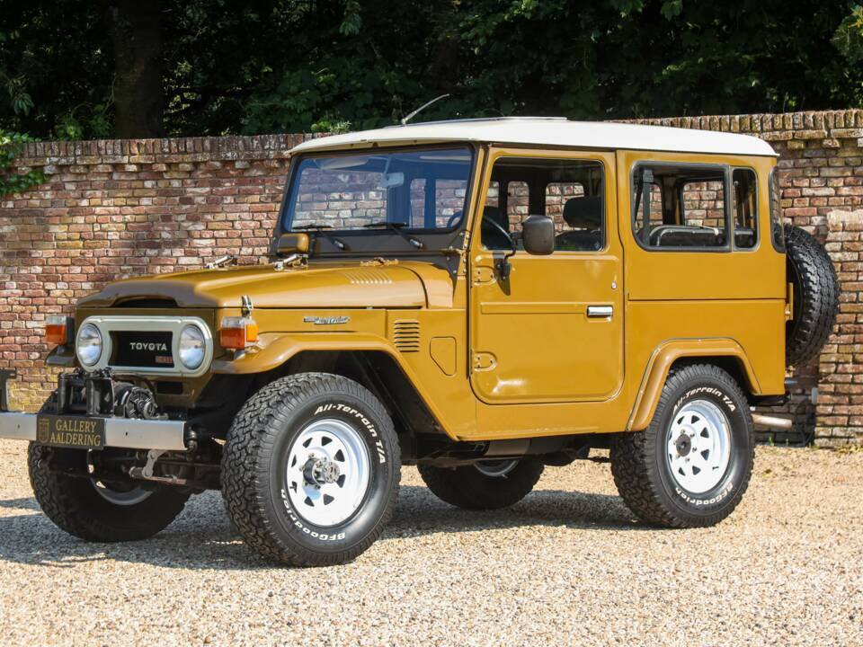 Image 9/50 de Toyota Land Cruiser BJ 40 (1979)