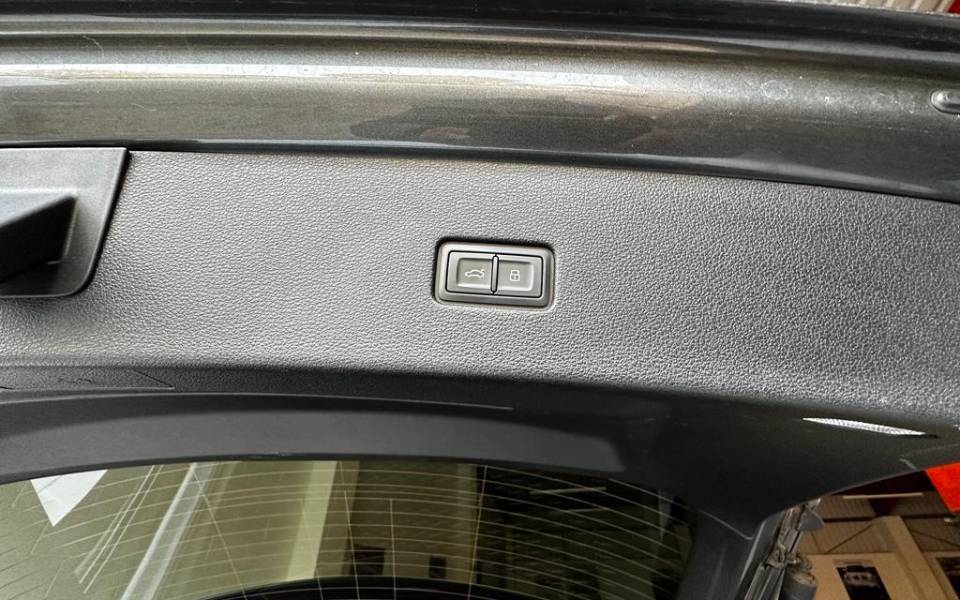 Image 18/50 of Audi Q8 50 TDI (2019)