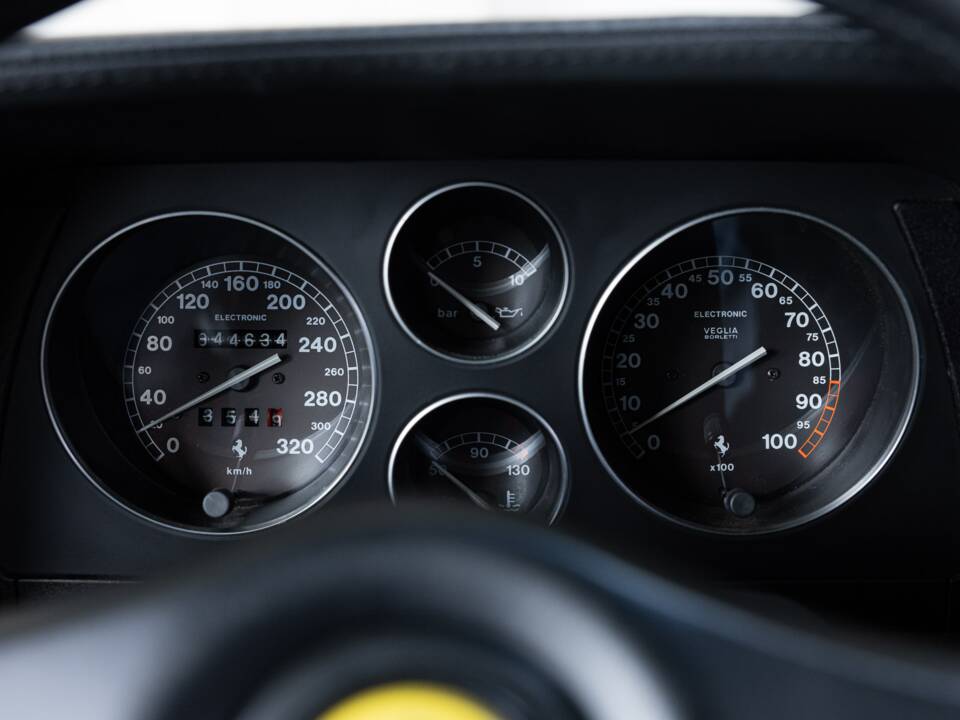 Image 9/36 de Ferrari F 355 Berlinetta (1995)