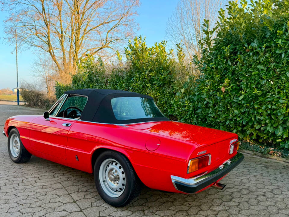 Immagine 11/54 di Alfa Romeo Spider Veloce 2000 (1977)