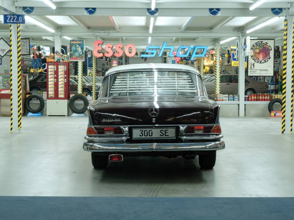 Image 10/50 of Mercedes-Benz 300 SE lang (1965)
