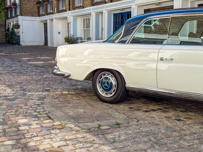 Bild 43/50 von Mercedes-Benz 280 SE 3,5 (1971)