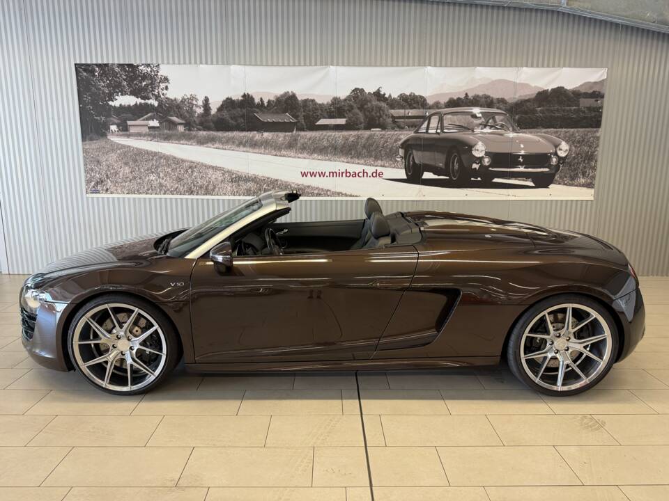 Afbeelding 1/20 van Audi R8 V10 Spyder (2012)