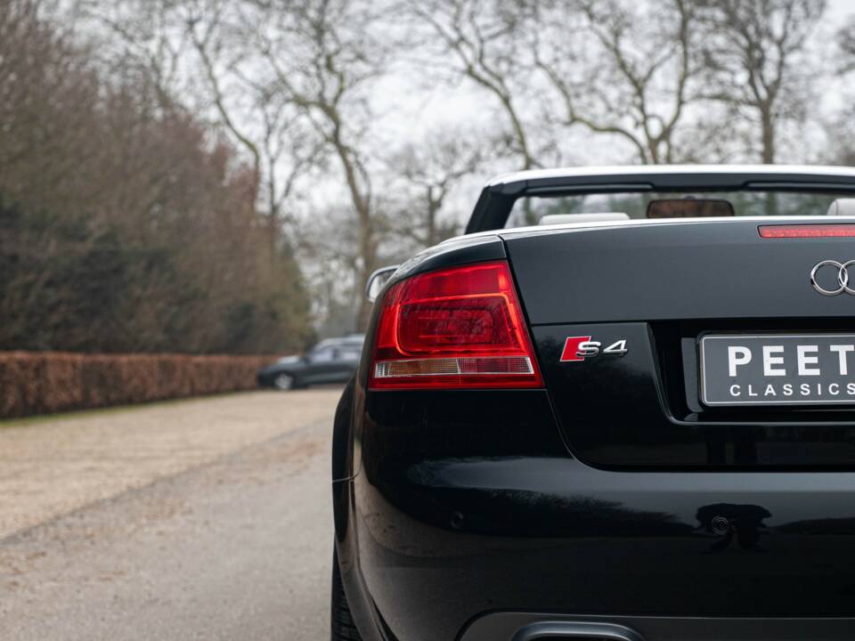 Image 35/39 of Audi S4 (2006)